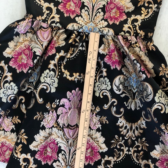 👄ROMANTIC FLORAL DRESS WITH METALLIC THREAD NWOT - Picture 4 of 7